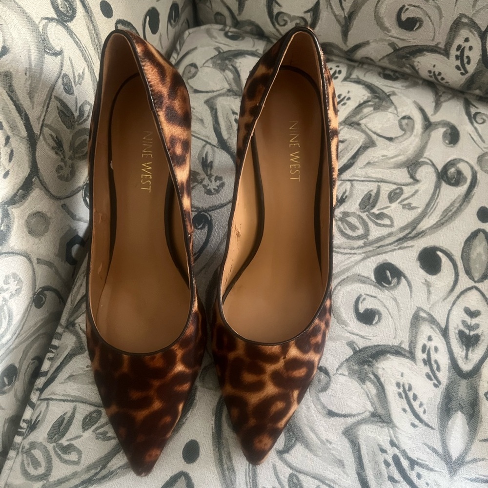 Nine West leopard pumps